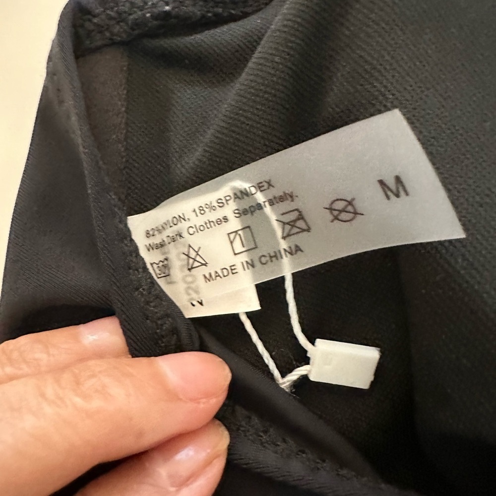 Yonique Black Medium Beach Summer Bikini Top 
Brand New - Picture 5 of 5